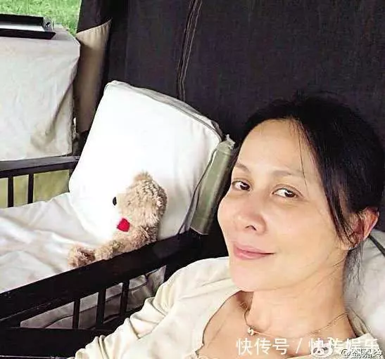 劉嘉玲卸妝後,那英卸妝後,王菲卸妝後,網友:醜驢三隻!