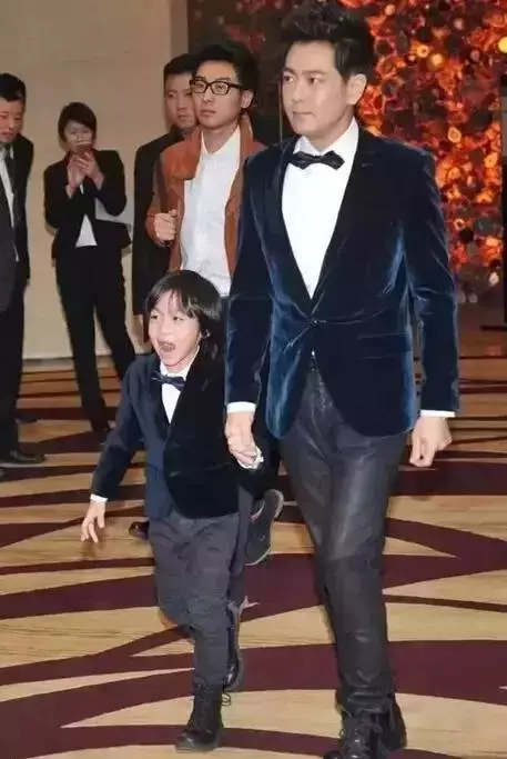 法國人對林志穎說:「請你的兒子離開這裡!」!…