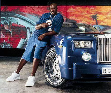 NBA億萬富翁開什麼豪車?羅斯開布加迪威龍,詹皇有球鞋聯名款車
