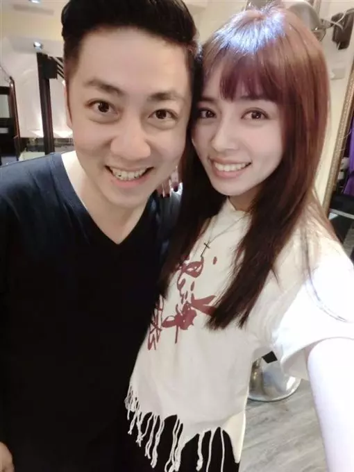切了8年戀情!王瞳爸爸默認「其實蠻美送艾成」 無法認同他「早就一年沒見面」:分手也不感到惋惜