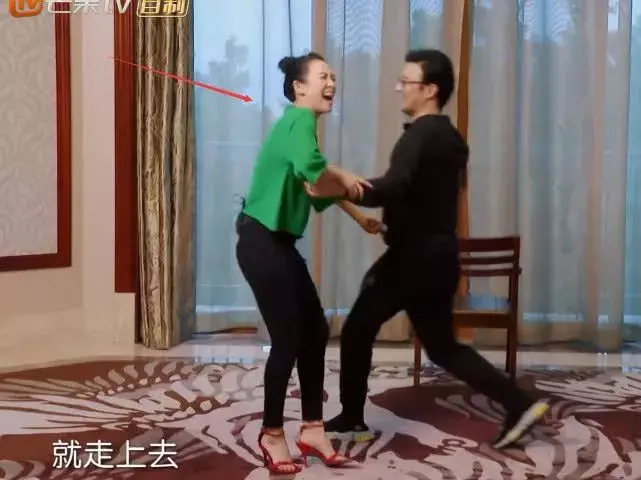 汪峰章子怡跳爵士舞不老實,看清他手放的位置,攝影師全程不敢拍!