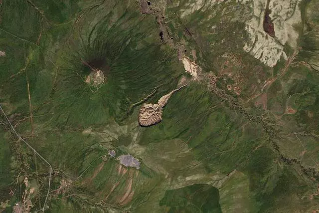 俄羅斯驚現「地獄之門」!當地居民因「這個原因」,心驚膽戰,不敢靠近它!