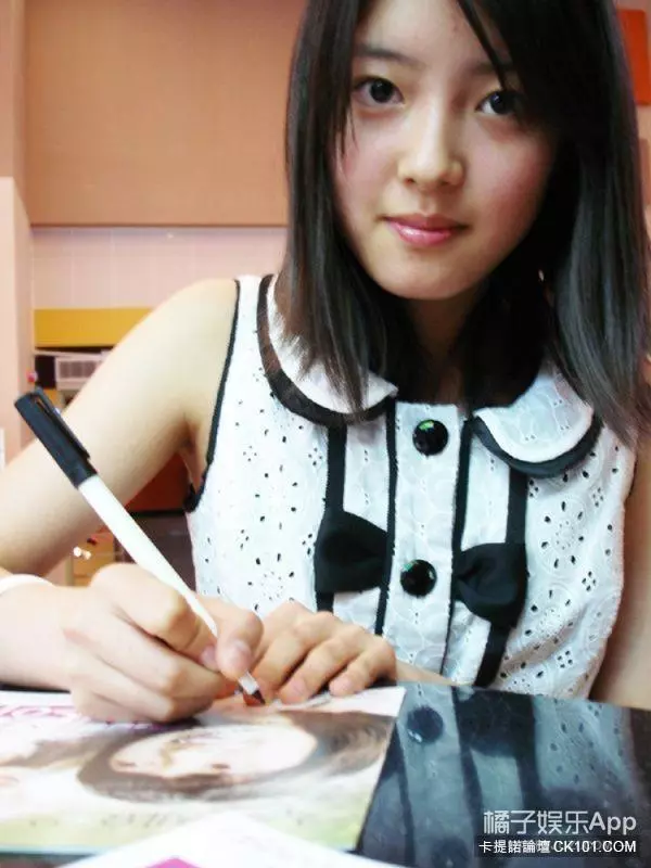 還記得《大長今》裡飾演小今英的女孩嗎?13年後的她不只身材超好而且美呆了!