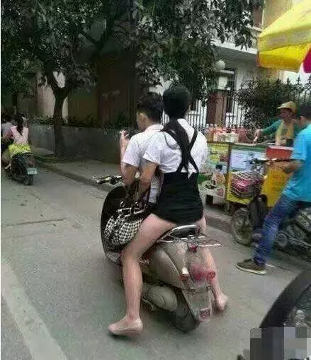 23張圖讓人眼睛發亮!現在的女孩真的好開放...這位小姐你穿著成這樣坐在我前面,好難堪啊!