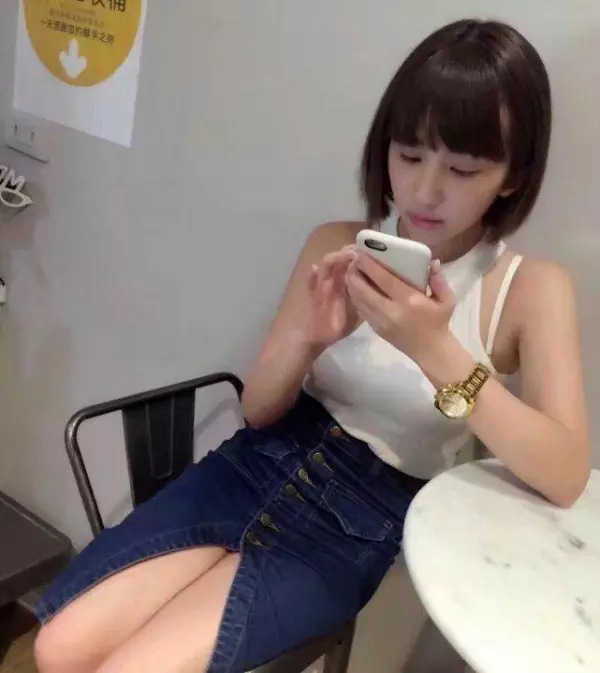 23張圖讓人眼睛發亮!現在的女孩真的好開放...這位小姐你穿著成這樣坐在我前面,好難堪啊!
