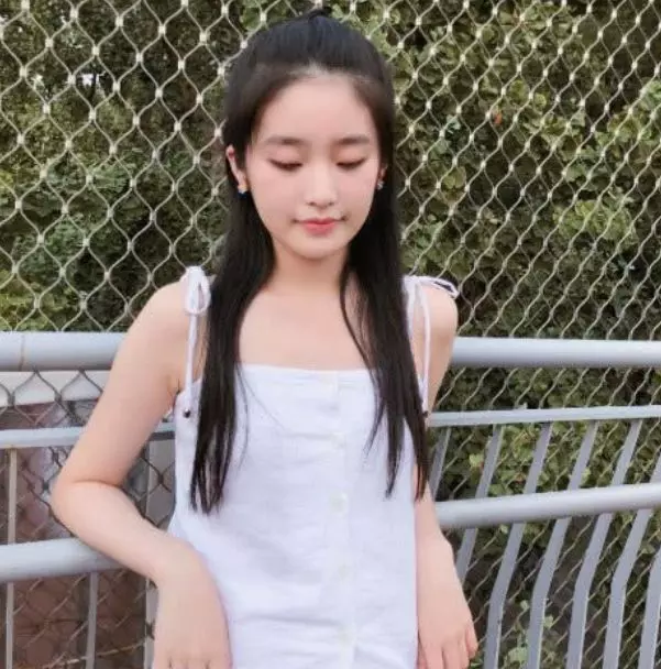 林青霞「女兒」長大了,如今16歲顏值超高,私下模樣迷倒眾人,網友:我再多等你幾年!