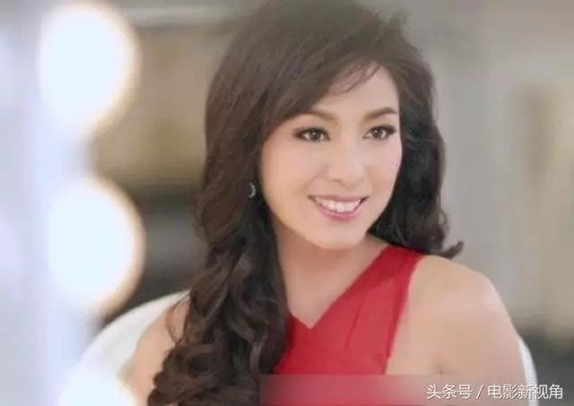 成龍追了她8年,慘遭拋棄後一怒演謎片,發誓不嫁今62歲仍單身!