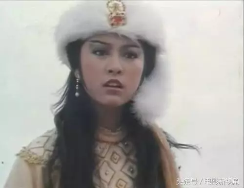 成龍追了她8年,慘遭拋棄後一怒演謎片,發誓不嫁今62歲仍單身!