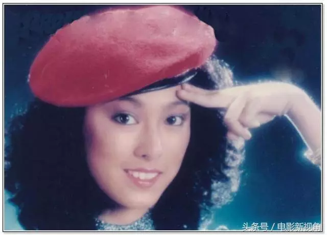 成龍追了她8年,慘遭拋棄後一怒演謎片,發誓不嫁今62歲仍單身!