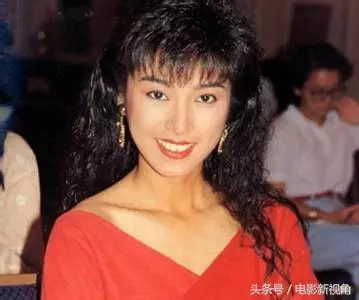 成龍追了她8年,慘遭拋棄後一怒演謎片,發誓不嫁今62歲仍單身!