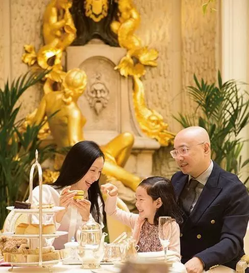 曾經貌美如花,後相夫教子被嘲「太邋遢」....如今優雅逆襲,驚艷眾人!