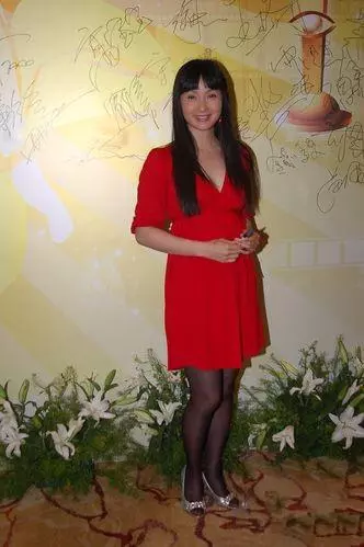 曾經貌美如花,後相夫教子被嘲「太邋遢」....如今優雅逆襲,驚艷眾人!