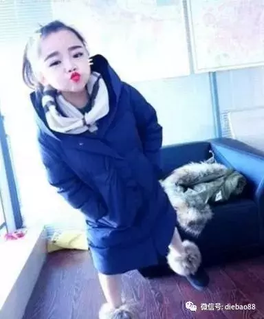 30歲女子,9歲的容貌,身高1米30,網友:當之無愧的「天山童姥」!