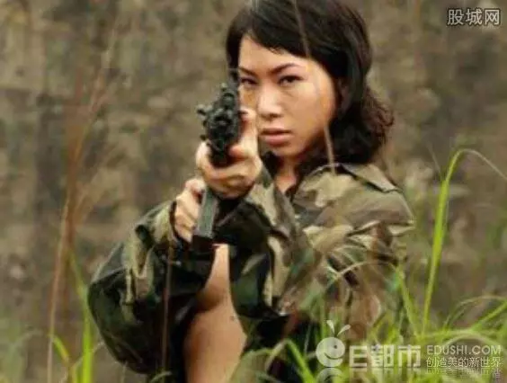 為您揭密為何那些越南女兵總是不穿內衣上陣,為了達到目的她們竟然還會脫...