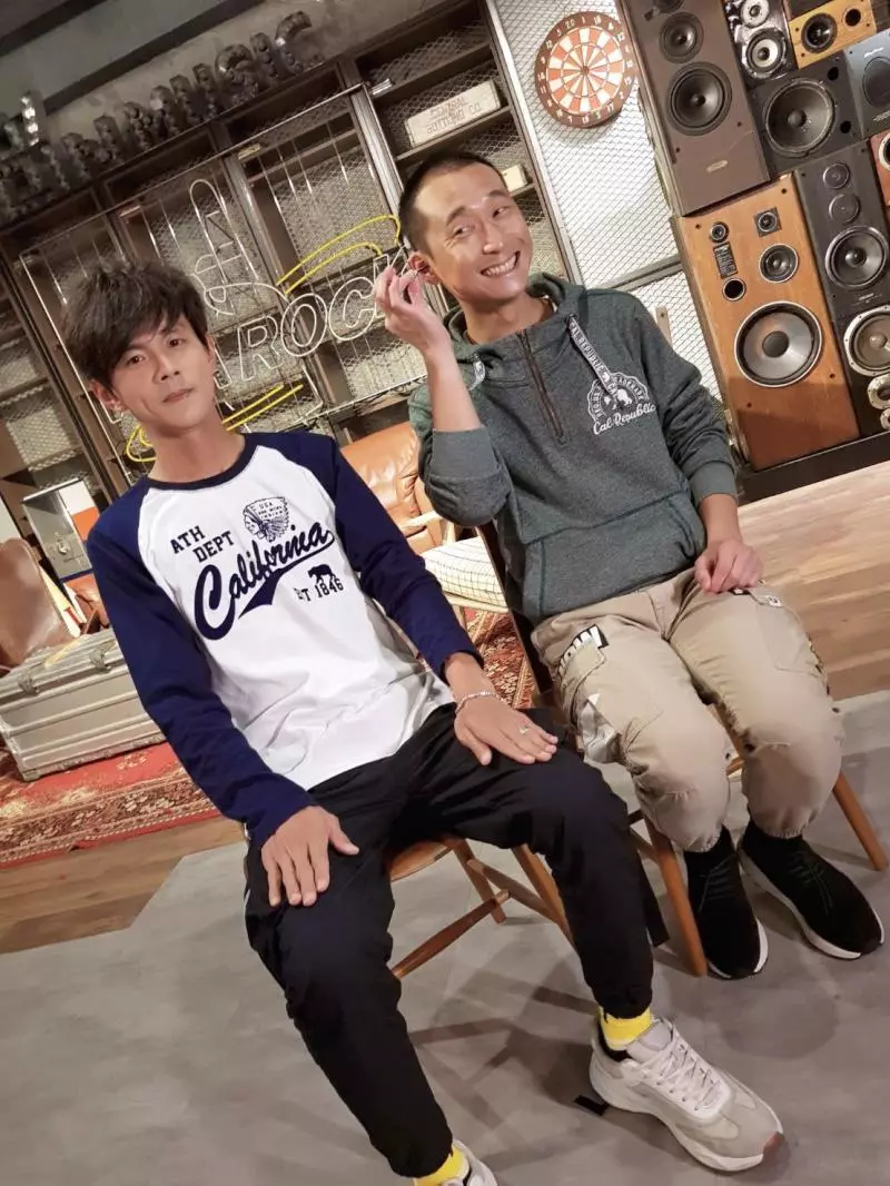停工1個月!浩子帶妻兒出國嘆「感覺一個人好陌生」,坦承內心很矛盾:「當年許願想變成巨星....」!