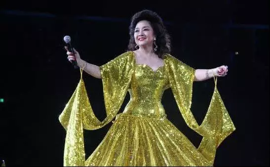 不願放棄本國國籍被丈夫拋棄,如今69歲孤身一人,周潤發:我養你一輩子