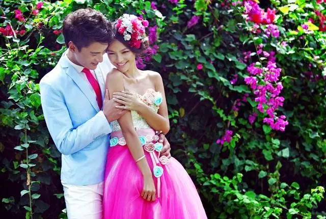 新婚夜婆婆賴在婚房不走,老公做出的決定,我拉他去了民政局!