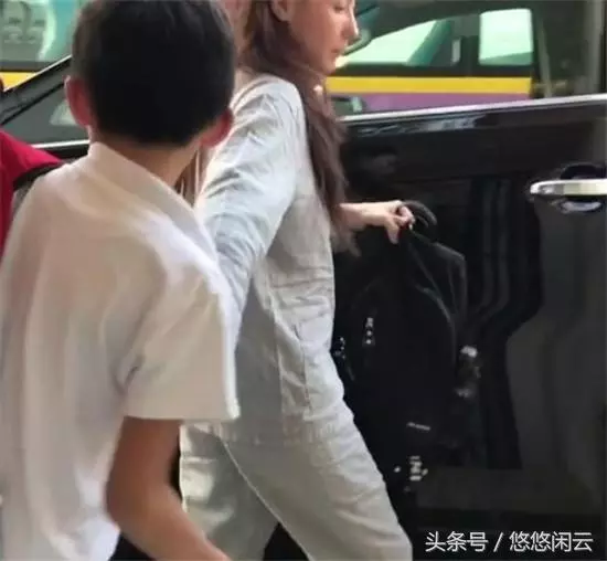 張柏芝睡衣素顏披頭散發送兒子上學獲贊:最美媽媽
