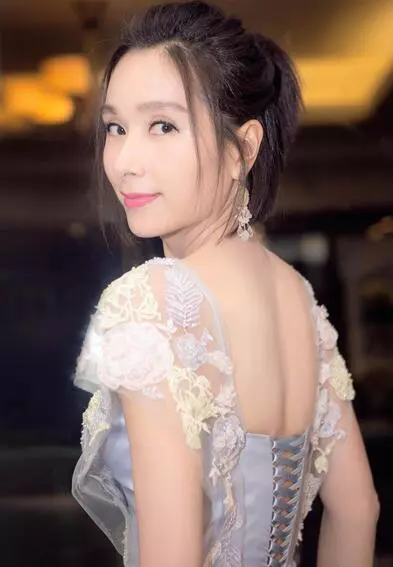 同樣是40歲,為何「楊恭如」還年輕貌美,「鍾麗緹」卻老態畢現…看完你就明白了!