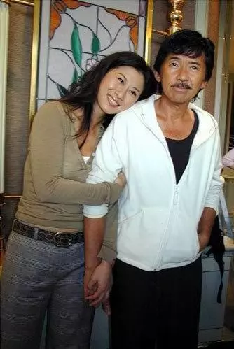 她是當年紅遍港台的天後歌手,小三扶正後「被爆偷吃」離婚!20年後繼子首度談到她竟坦言!