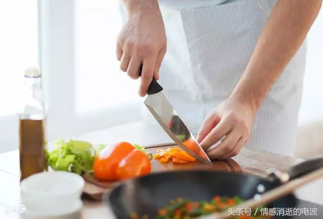 大姑子離婚帶著孩子暫住我家,我回到家看到的那一幕,我很欣慰