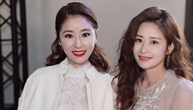 林心如鼻子變歪,43歲的她五官開始走樣?