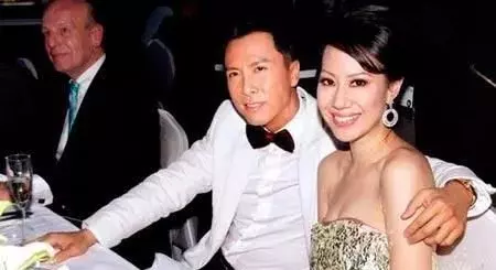 甄子丹愛上小自己18歲的汪詩詩,自稱一見鍾情,求婚時手都在抖!
