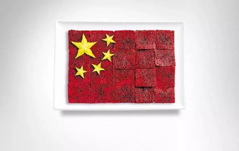 他們把各國美食變成了各國的國旗,西班牙看起來超好吃,美食帝國中國卻讓人說不出話來