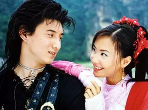 吳奇隆的前妻「馬雅舒」終於嫁人!但沒想到她如今嫁給老外後,竟然落得「家徒四壁」!如此「落魄」的生活...真不是人過的!
