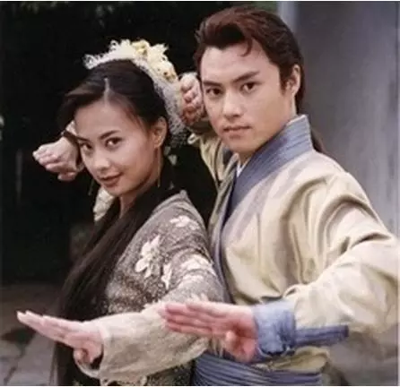 吳奇隆的前妻「馬雅舒」終於嫁人!但沒想到她如今嫁給老外後,竟然落得「家徒四壁」!如此「落魄」的生活...真不是人過的!