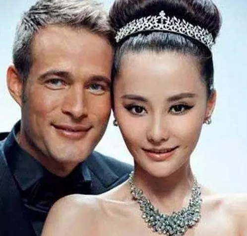 吳奇隆的前妻「馬雅舒」終於嫁人!但沒想到她如今嫁給老外後,竟然落得「家徒四壁」!如此「落魄」的生活...真不是人過的!