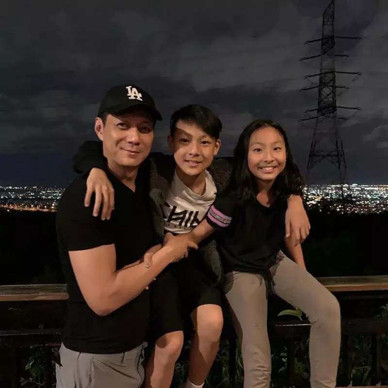 不敢過父親節!聶雲上週失去爸爸「遵循家中傳統不急救」,心疼他受苦忍痛放手「此生最難決定」~~