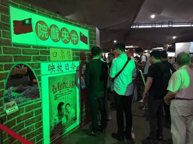 搗蛋老公拍婚紗,被攝影師的瞬間補捉竟神似大咖明星??