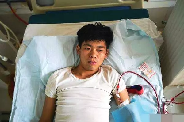 賣腎買iPhone!17歲高中生「剩一顆腎」7年後慘況曝光