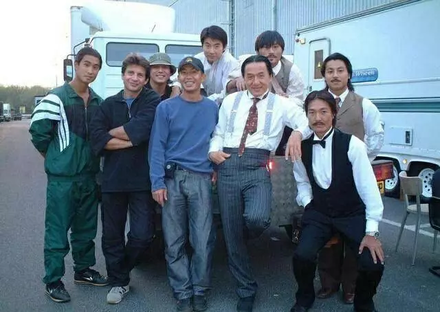 為什麼成家班只捧紅了成龍,而洪家班卻捧紅了所有人!答案都在這裡!