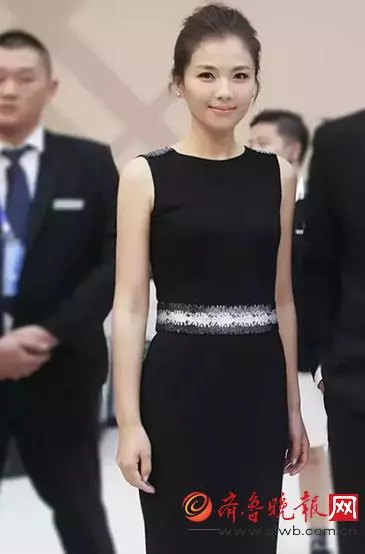 她是「演藝圈第一賢妻」,剛生下孩子,老公就吞下200顆安眠藥!