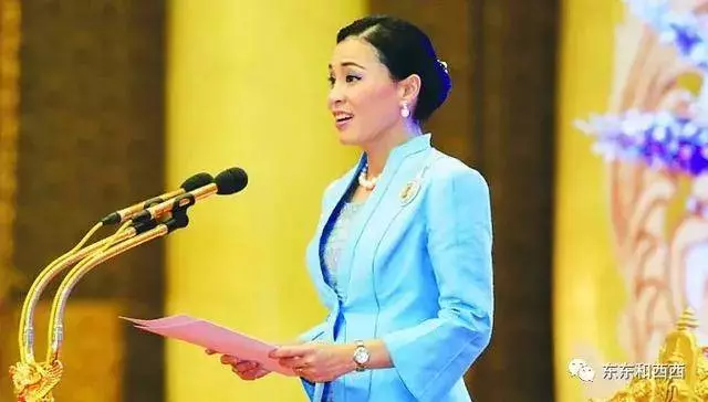 剛封完王后就封貴妃,兩位都不是省油的燈,現實版宮斗劇太勁爆了……