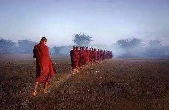 遇到小人的時候,心中默念這3句話,非常管用