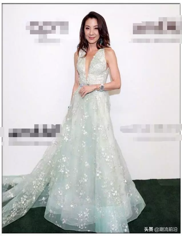 57歲楊紫瓊無懼素顏拍大片,告訴你什麼才叫真正的美人在骨不在皮