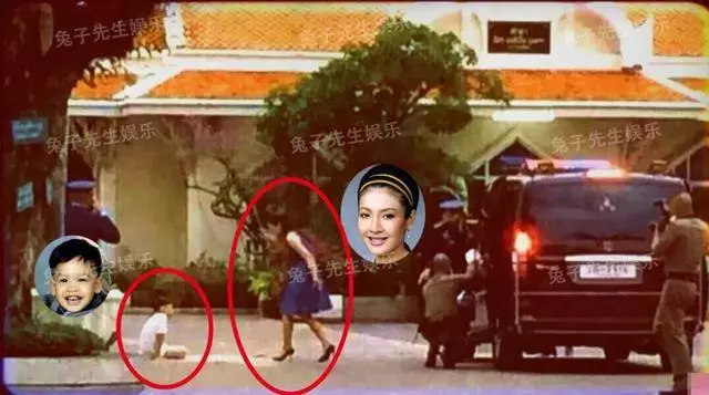 媽媽,你別走!泰國國王第3任妻子被押上警車,與兒子跪地痛哭,這一幕令人心碎,太淒涼!