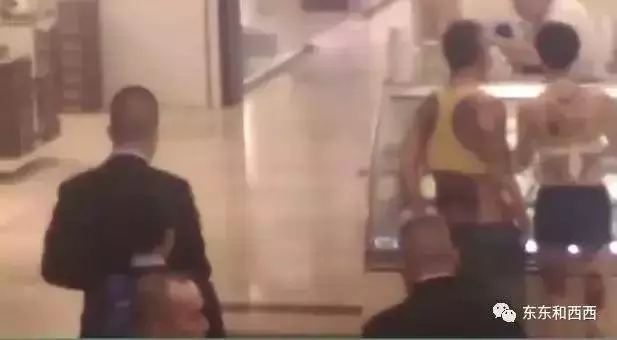 剛封完王后就封貴妃,兩位都不是省油的燈,現實版宮斗劇太勁爆了