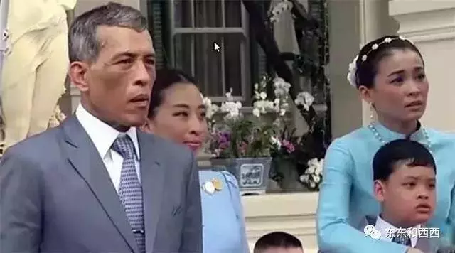 剛封完王后就封貴妃,兩位都不是省油的燈,現實版宮斗劇太勁爆了