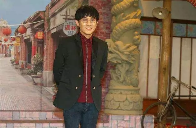 繼藍潔瑛家中身亡後,又一位台灣過氣男歌手在租住公寓上吊自殺