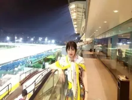 曾被譽為「中國第一美婦」,坐過牢、離過婚、拍過三級片,69歲的她仍然期待第二次婚姻!
