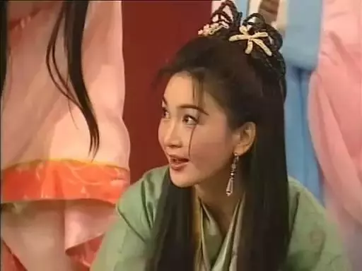 她是最美妲己,拍過三級片,結婚十年不生孩子,丈夫仍然捧在手心,50歲美如少女!
