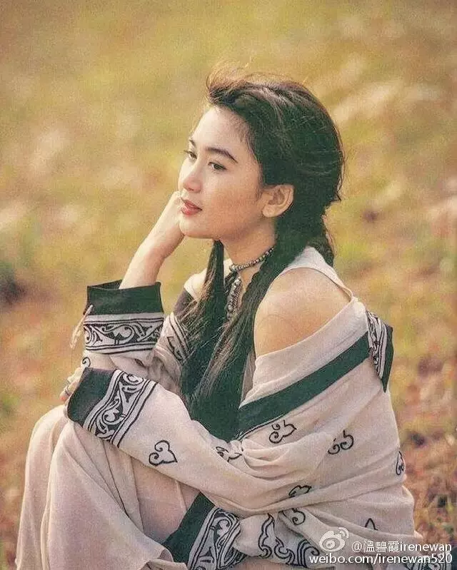她是最美妲己,拍過三級片,結婚十年不生孩子,丈夫仍然捧在手心,50歲美如少女!