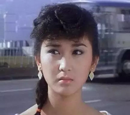 她是最美妲己,拍過三級片,結婚十年不生孩子,丈夫仍然捧在手心,50歲美如少女!