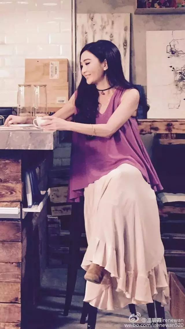 她是最美妲己,拍過三級片,結婚十年不生孩子,丈夫仍然捧在手心,50歲美如少女!