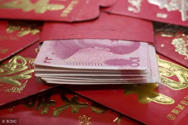 小叔子借十萬五年一直未還,婆婆說一番話,我把她扔到小叔子家