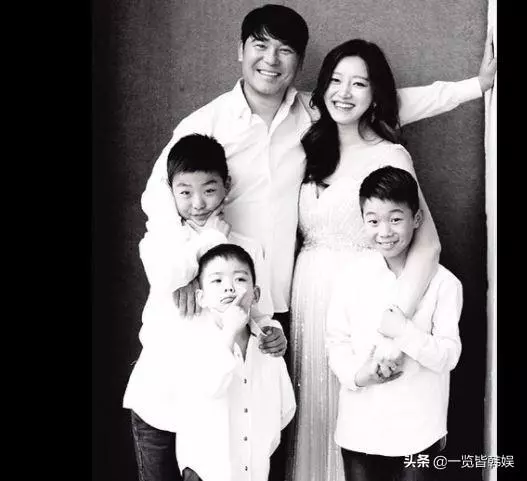 4胎全兒子!男星7年婚破滅「再娶小18歲妻」,46歲將成「5個孩子的爸」不見老態!
